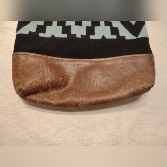 Nan-made Leather And Wool Purse - Picture 7 of 12